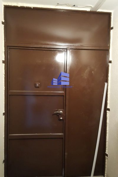 Тамбурная дверь на эатже в Самаре